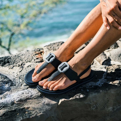 OluKai Women’s La'i T-Bar Lava Rock / Black