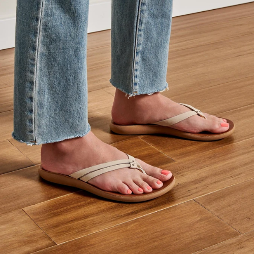 OluKai Women’s Kapehe Luana Taupe