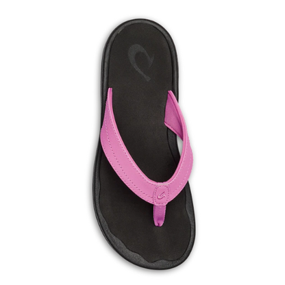 OluKai Women's 'Ohana Sandal - Dragon Fruit / Black
