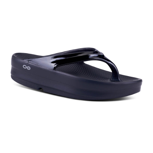 OOFOS Women's OOmega Thong Sandal - Black