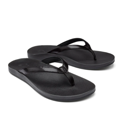 OluKai Women's Puawe Sandal - Black