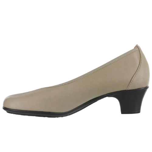 Milano Crema Heeled Pumps