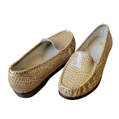 Simplify Beige Croc Loafer Shoes
