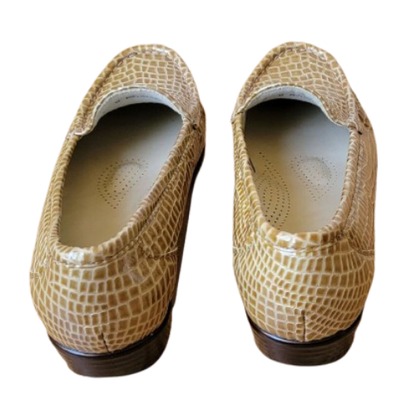 Simplify Beige Croc Loafer Shoes