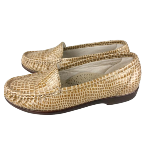 Simplify Beige Croc Loafer Shoes
